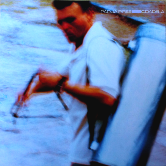 Vendedor de chegadinho na capa do CD "Cidadela"