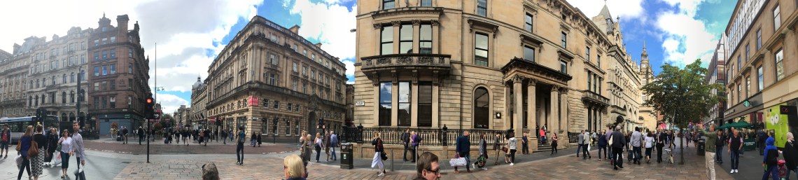 Tocador de gaita de fole, na rua Buchanan