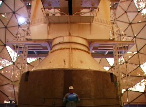 Nurrungar (listening station), obra sobre a qual falou Louise K. Wilson